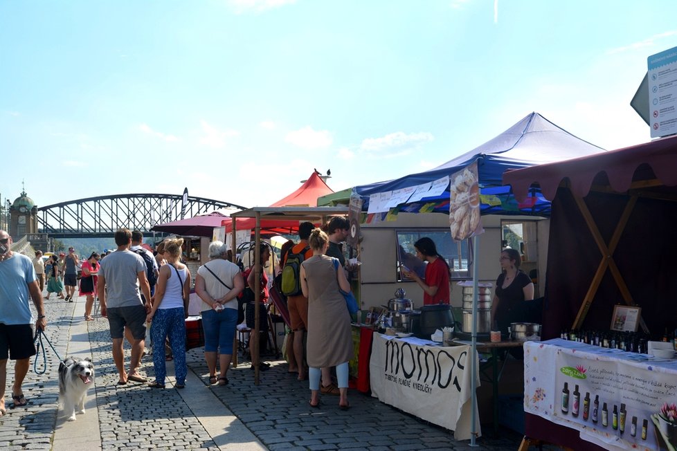 Veggie Náplavka přilákala o něco méně lidí než minule.