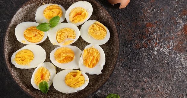 Vejce desetkrát jinak! Co je zdravé a jak byste vajíčka jíst raději neměli?