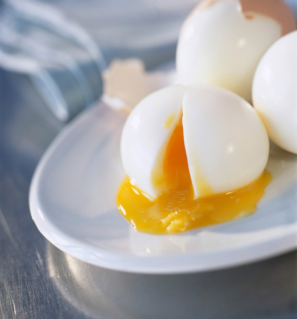 Laboratorní testy vajíček z Belgie a Nizozemska: Do prodeje půjdou až po negativním výsledku.