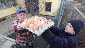 Ilustrační foto. Vajíčka jsou před Velikonocemi velmi ceněným zbožím, nejlevněji se dají pořídit v zahraničí nebo na venkově