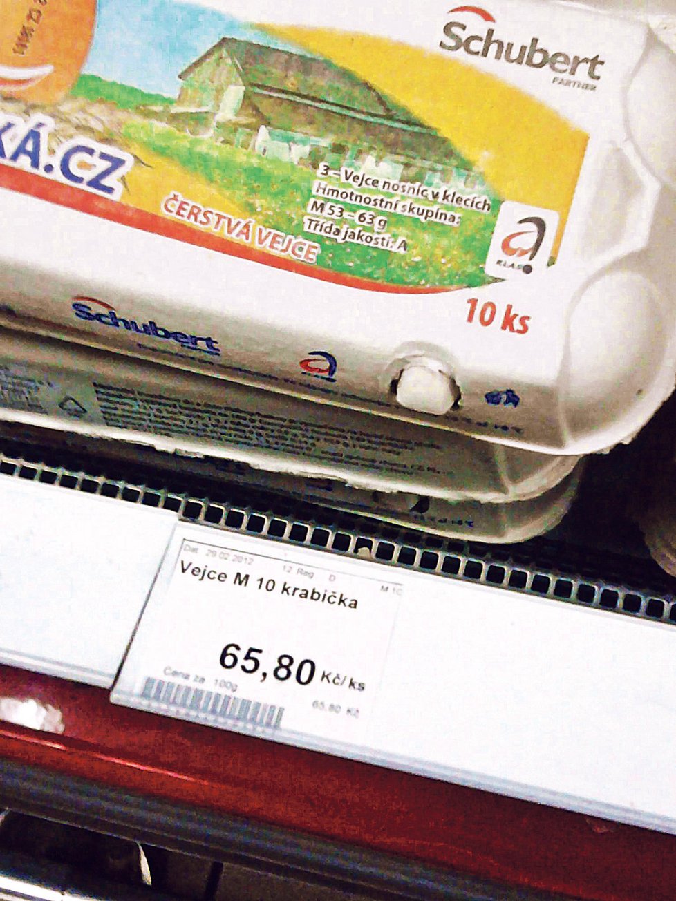 Konzum v Jaroměři na Náchodsku prodával na konci týdne deset vajec za rekordních 65,80 koruny