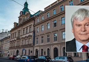 Na Praze 5 se mohou lidé se svými problémy obrátit na ombudsmana Jiřího Vejmelku.