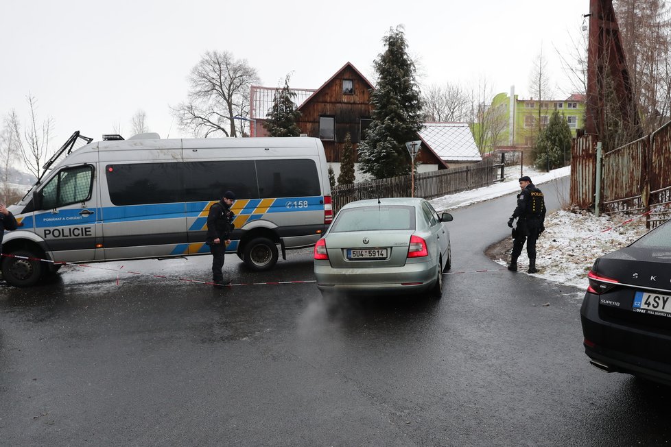 Požár v domově pro mentálně postižené Kavkaz ve Vejprtech si vyžádal osm obětí.