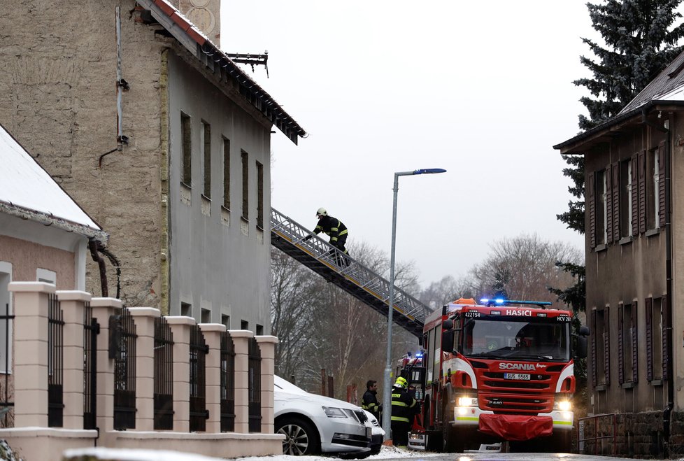 Požár v domově pro mentálně postižené Kavkaz ve Vejprtech si vyžádal osm obětí.