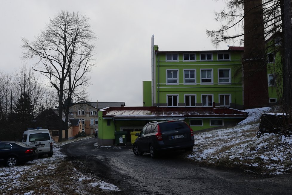 Požár v domově pro mentálně postižené Kavkaz ve Vejprtech si vyžádal osm obětí.