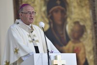 „Nestačí hltat informace.“ Arcibiskup Gaubner na Velehradě zmínil i šmejdy