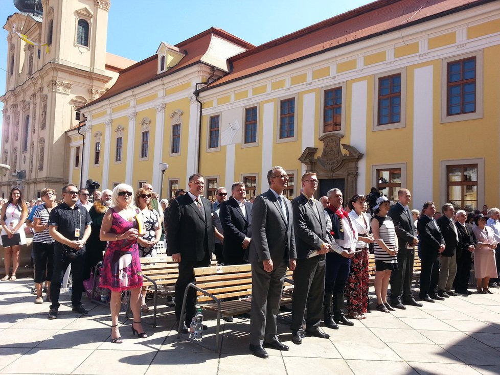 Tisíce poutníků se sjíždějí na Velehrad, oslaví Cyrila a Metoděje