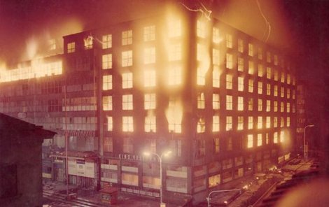 Hrozivý požár v létě 1974 ohrozil budoucnost paláce.