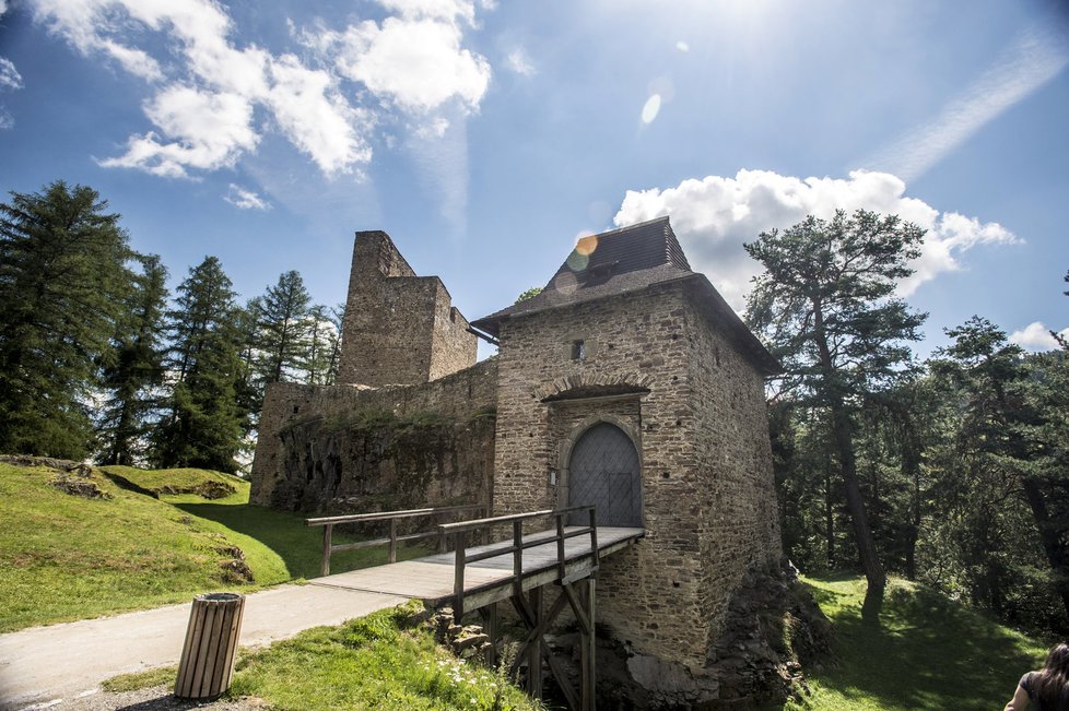 Ve Velharticích se poběží o hradní klíč, na Švihově se pochlubí čerstvě odkrytou gotickou dlažbou a zámek Kozel bude hostit tradiční trhy.