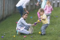 Hledání vajíček a další velikonoční hry. Jak zabavit děti na zahradě i doma?