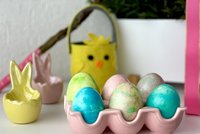 DIY: Čím obarvit vajíčka, aby byla krásně duhová? Pěnou na holení