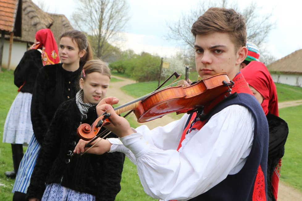 Také folklórní hudba k Velikonocům neodmyslitelně patří.