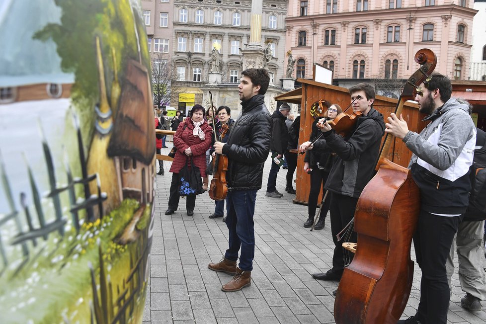 Na náměstí Svobody se konají velikonoční trhy, součástí je bohatý doprovodný program.