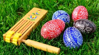 Vejdumky, vejdunky, vejfuky aneb Co Češi dělají o Velikonocích. Víte, jaký je původ slova kraslice?