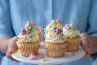 3x moučník na víkend: Sváteční cupcaky, mechové muffiny nebo cheesecake v mini verzi