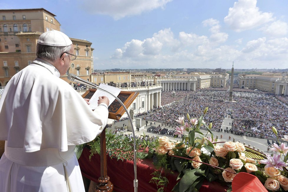 Papež František ve velikonočním poselství odsoudil sobotní zabíjení v Sýrii a označil ho za další nečestný útok na prchající.