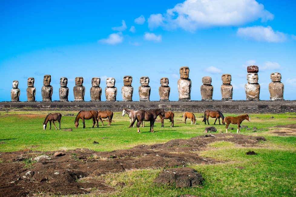 Velikonoční ostrovy jsou známé monolitickými sochami Moai