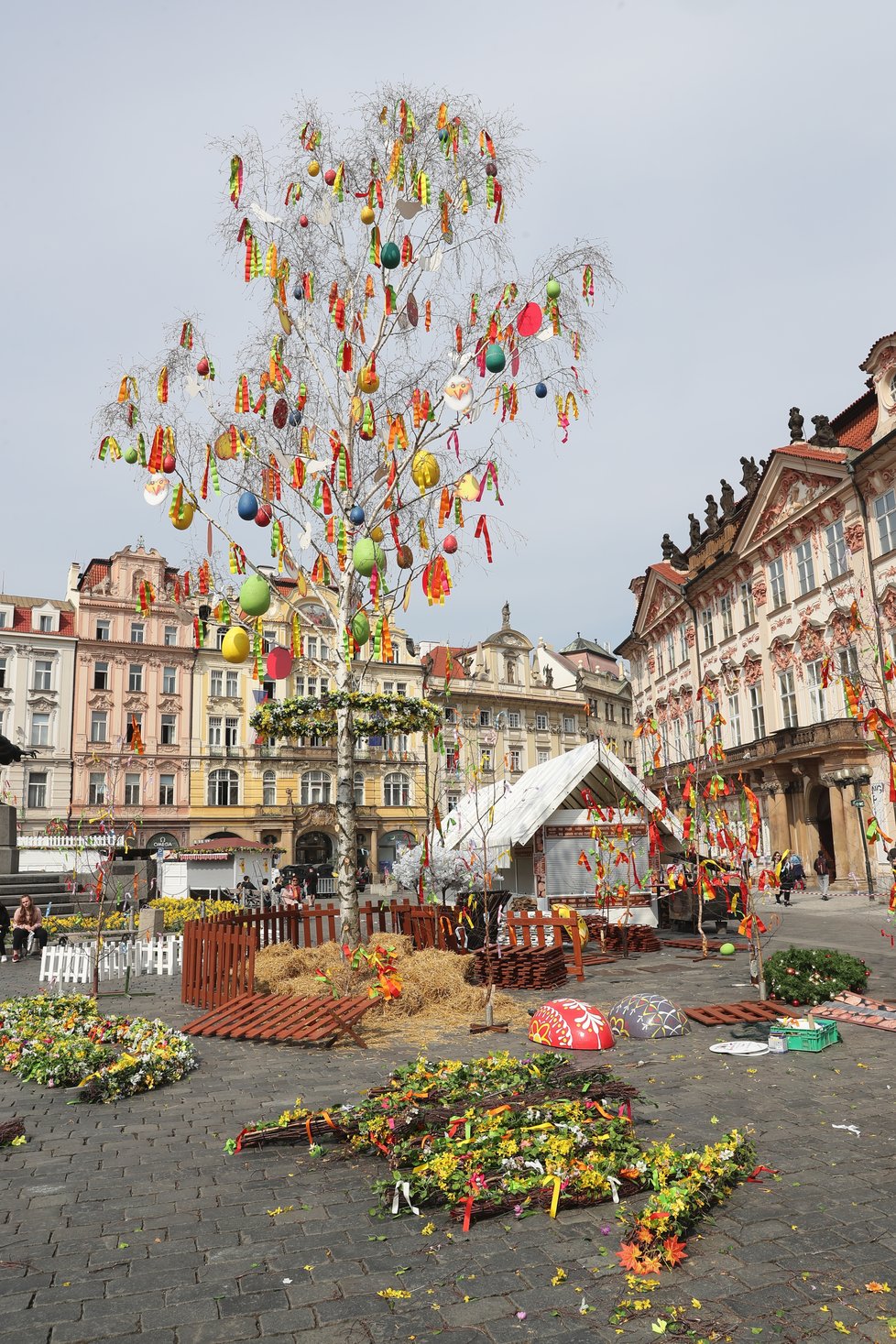 Stavění trhů na Staroměstské náměstí (3.dubna)