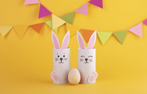 Velikonoční zajíček: Vyrobte si ho z ruličky, ponožky nebo technikou origami. Zvládne to i malé dítě