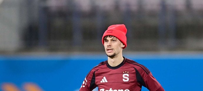 Na zimním soustředění trénoval jen bez míče.