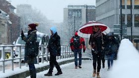 Spojené království sevřel nejsilnější mráz za poslední léta. Ve městě Bristol na jihozápadě Anglie museli zavřít více než polovinu škol (1.2.2019).