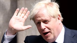 Boris Johnson odešel z čela konzervativců. Premiérem prozatím zůstává