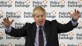 Britský ministr zahraničí Boris Johnson řekl, že ženy v burkách vypadají jako poštovní schránky.