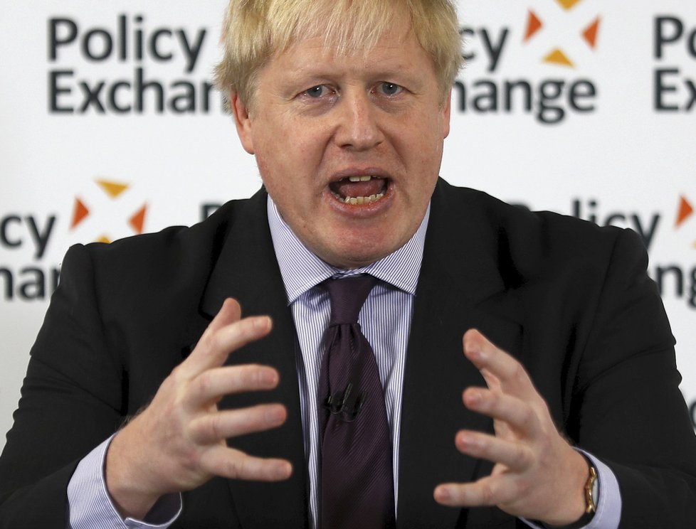 Britský exministr zahraničí Boris Johnson proslul svými vehementními gesty.