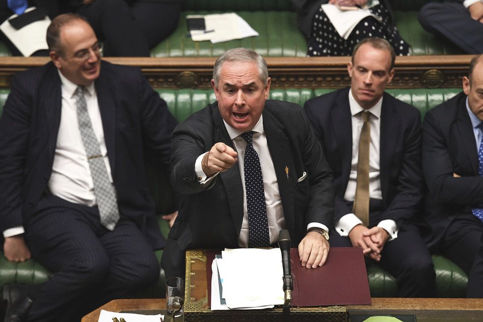 V britském parlamentu se ve středu 25.9.2019 odehrála útočná a bouřlivá debata, která se odehrála především mezi premiérem Borisem Johnsonem a opozičními zákonodárci.