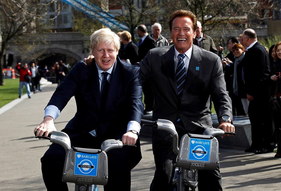 Boris Johnson s Arnoldem Schwarzeneggerem na snímku z roku 2011.
