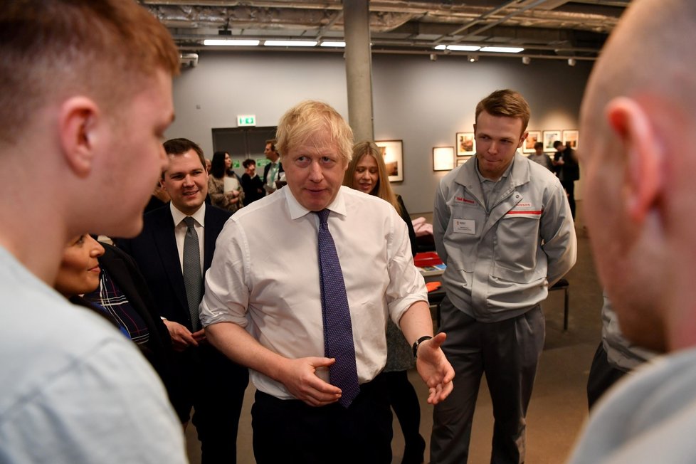 Kabinet britského ministerského předsedy Borise Johnsona zasedal v Sunderlandu, kde členové vlády navštívili i galerii National Glass Centre (31. 1. 2020)