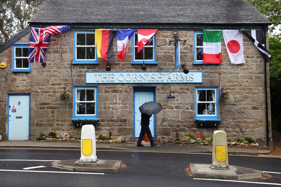 Přípravy na summit G7 v jihoanglickém Cornwallu.