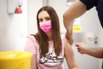 Koronavirus a očkování proti němu ve Velké Británii (srpen 2021)