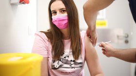 Koronavirus a očkování proti němu ve Velké Británii (srpen 2021)