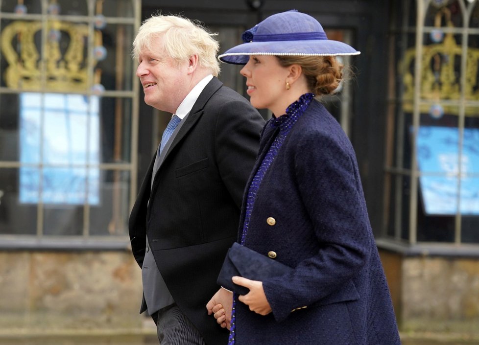 Korunovace Karla III.:  Bývalý britský premiér Boris Johnson s manželku Carrie. (6.5.2023)