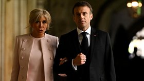 Co Macronovi zlomilo vaz? Terorismus, dluhy, nezvládnutá migrace i arogantní image