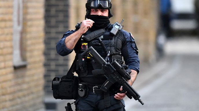 Policie po útoku uzavřela London Bridge.