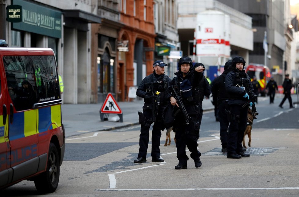 Zásah policie u London Bridge.