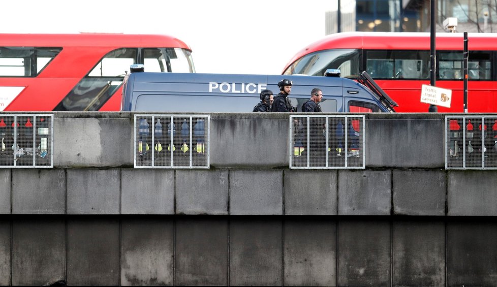 Zásah policie u London Bridge.