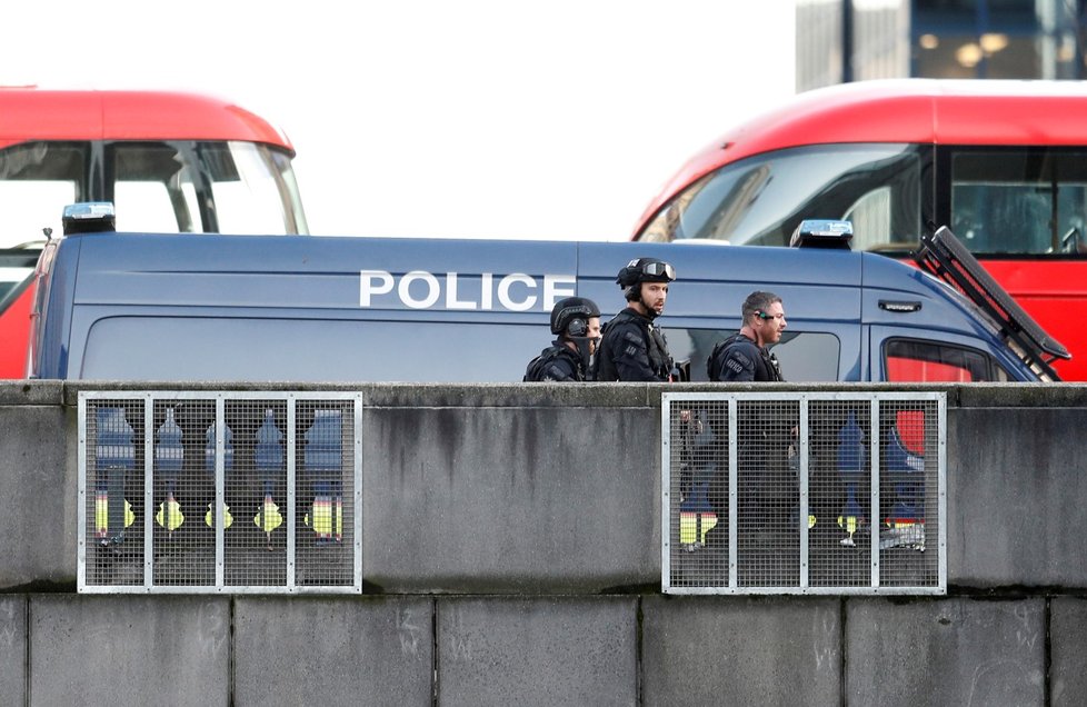 Zásah policie u London Bridge.