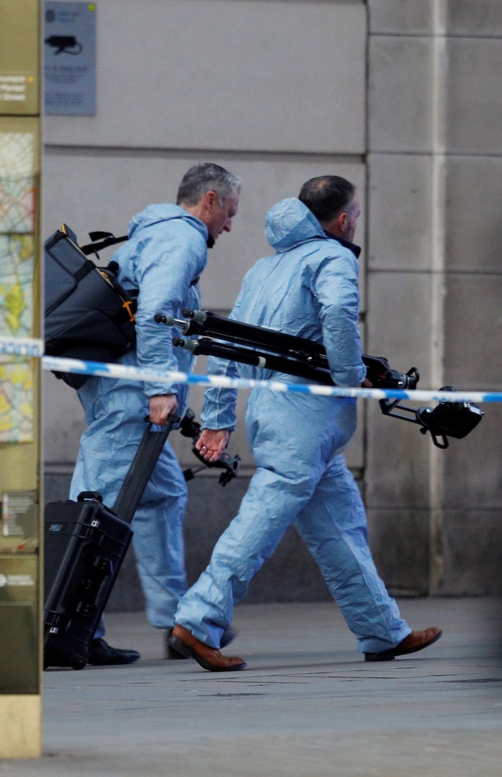 Policie po útoku uzavřela London Bridge.