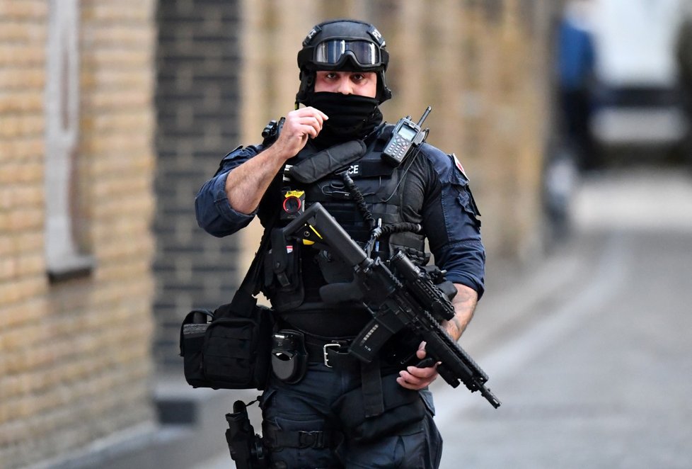 Policie po útoku uzavřela London Bridge.