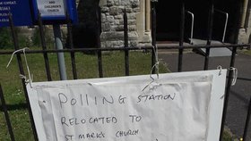 Pár dní zpátky musela policie londýnského předměstí kvůli nevybuchlé pumě z 2. světové války uzavřít 2 volební místnosti