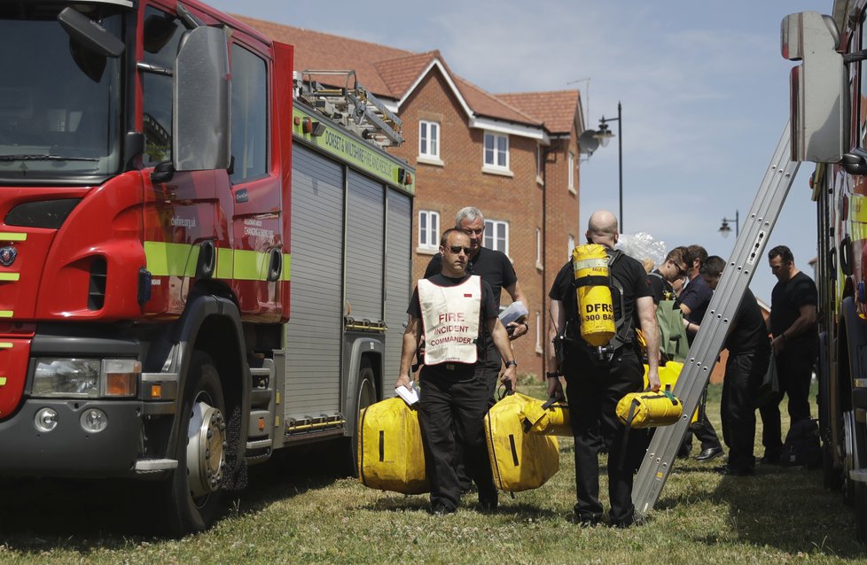 Specialisté zkoumají oblast ve městě Salisbury, kde na počátku července otrávili novičokem dva lidé (11.7.2018).