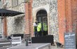 Policie vyšetřuje restauraci, kde Skripal a jeho dcera jedli.