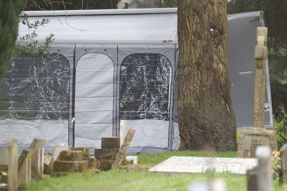 V březnu po otravě Skripalových zahájila policie v Salisbury obrovské vyšetřování.