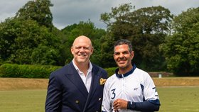 Indický miliardář Sunjay Kapur (†53) náhle zemřel poté, co při hře spolkl včelu.