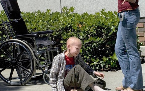 Malý hoch strávil nedobrovolně tři roky na vozíčku...