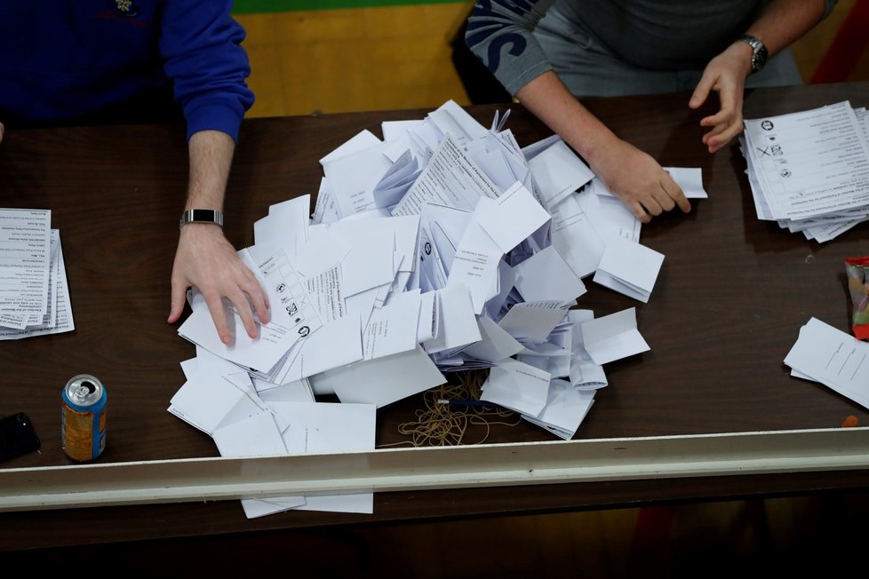 Po uzavření volebních místností přišlo na řadu sčítání hlasů.