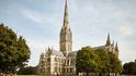 Katedrála v Salisbury je postavená v raně anglickém gotickém stylu
